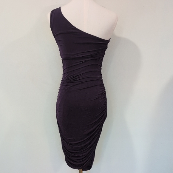 Purple One-Shoulder Ruched Bodycon Dress - Picture 3 of 9
